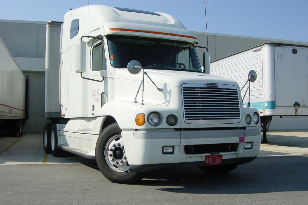 Truck Image of a truck on the road, Semi-Truck Accidents GA, Issa Castro Law Firm.