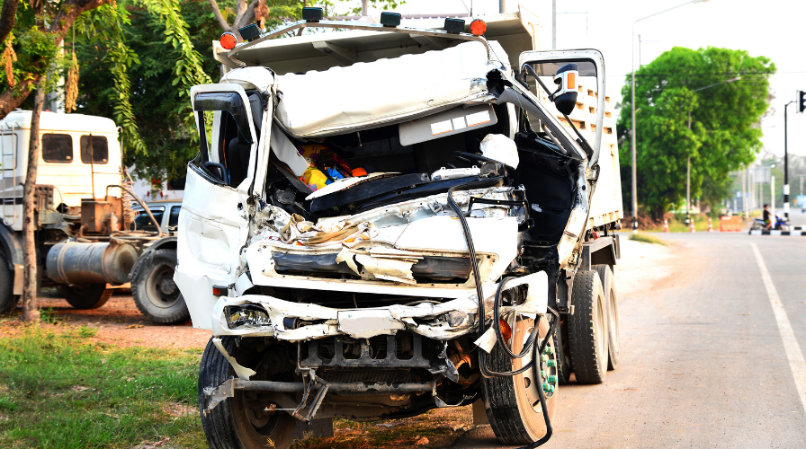 Image of a truck accident in Atlanta, Truck Accident Attorney, Issa Castro Law Firm.