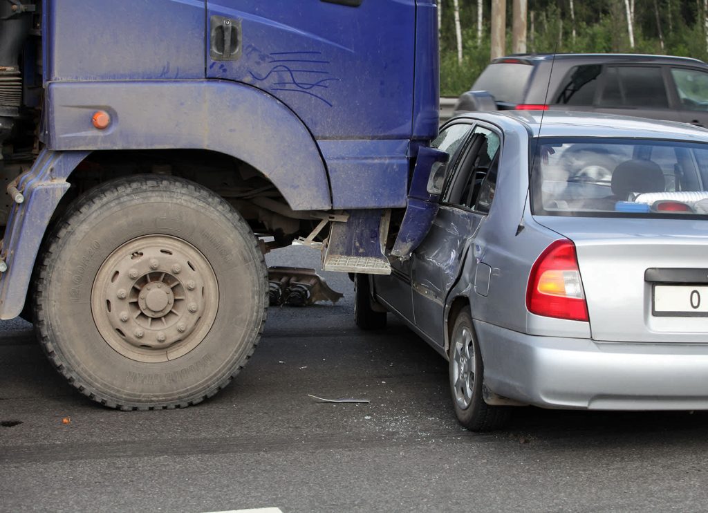 Truck and Car Accident Image of a truck accident in Atlanta, Truck Accident Attorney, Issa Castro Law Firm.